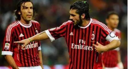 图片报：多特后防线出现危机，将面临安东和安塞尔米诺缺阵（图片报：多特后防告急，安东与安塞尔米诺恐缺席）