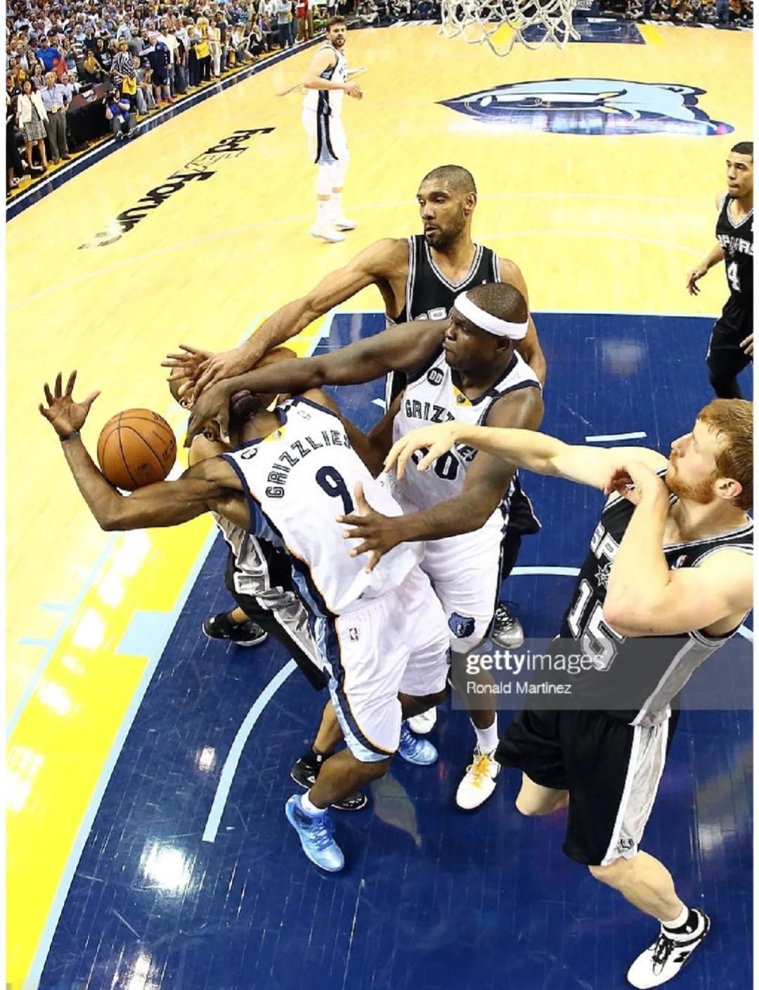 恭喜邵佳一！国足喜添一位新门神，一己之力征服一群外国主力球员（邵佳一传来喜讯：国足迎新门神，凭一己之力震慑多名外籍主力）