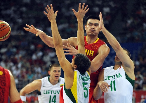 弗里克西甲场均积分2.36，执教50+场主帅中仅次于瓜帅和穆帅（西甲场均2.36分，弗里克在50+场主帅中仅次于瓜帅与穆帅）