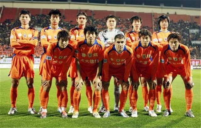 里德谈拜仁兴趣：队友会拿这事开玩笑，这不会分散我的注意力（里德谈拜仁传闻：队友拿来调侃，我的专注不受影响）