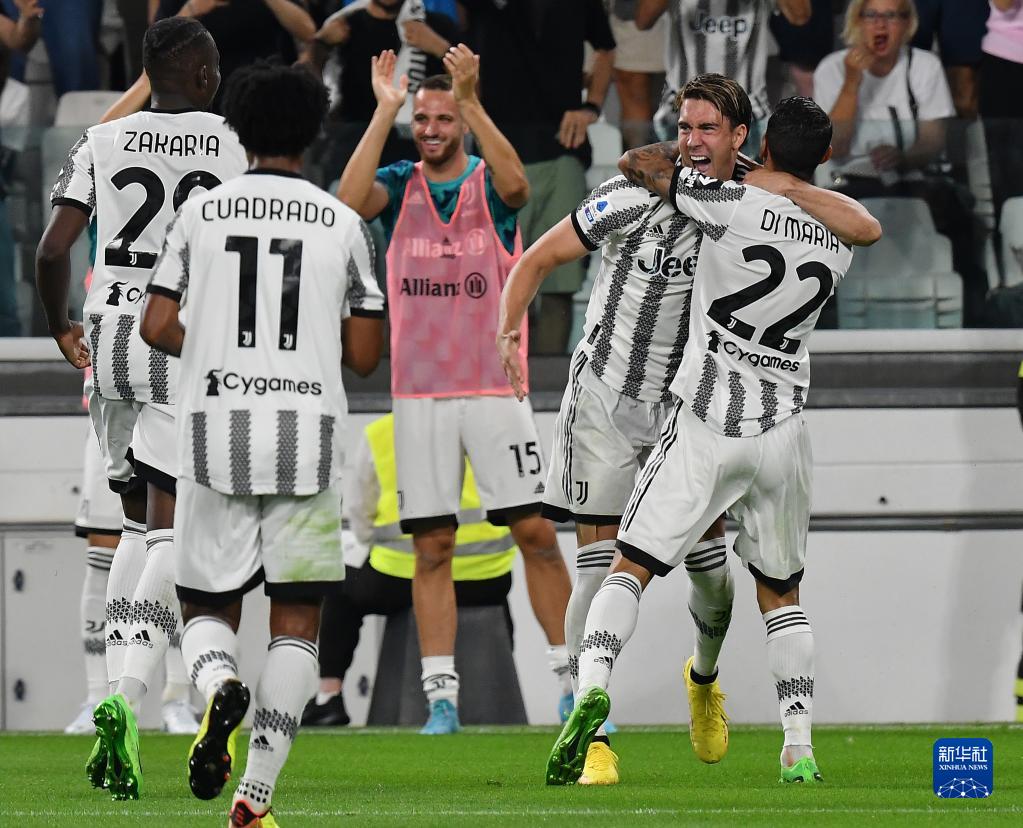 利物浦新援表现抢眼（利物浦新援发挥出色）