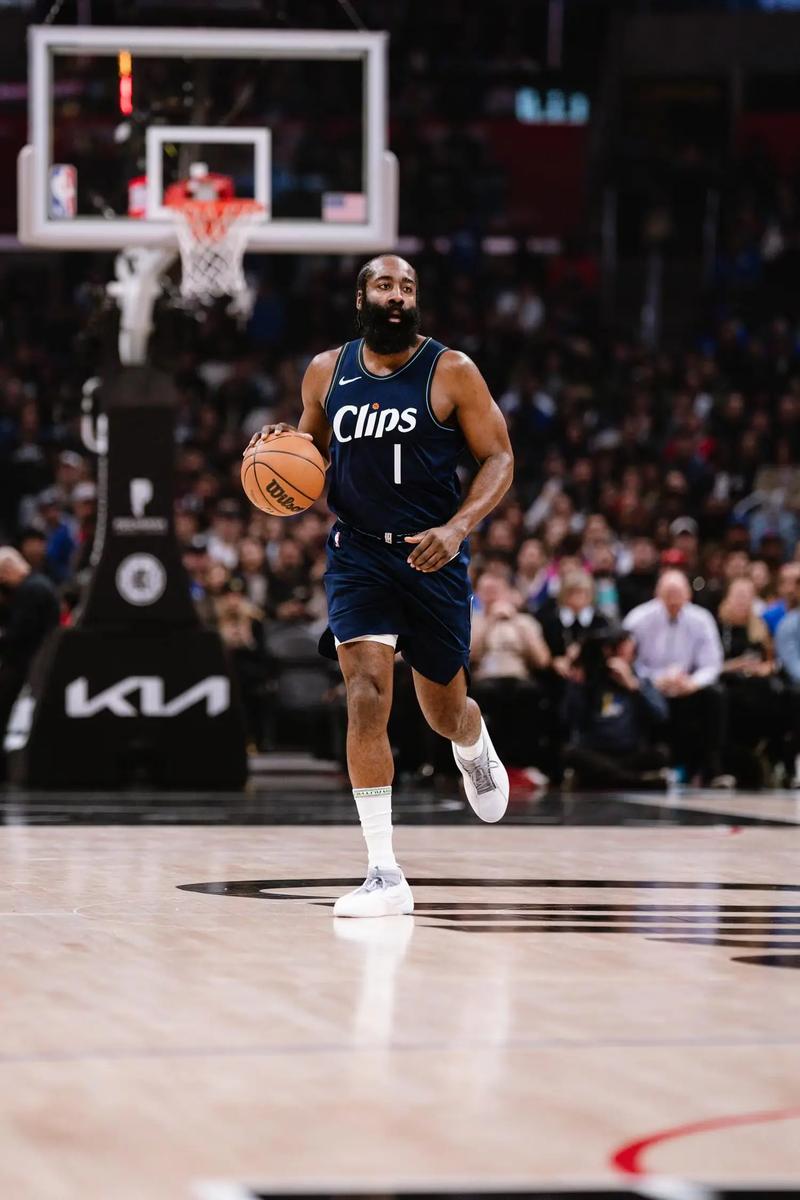 亚精英前瞻：萨德激战迪拜青年国民，曼奇尼期待向索萨复仇（亚精英赛前瞻：萨德鏖战迪拜青年国民，曼奇尼盼向索萨复仇）