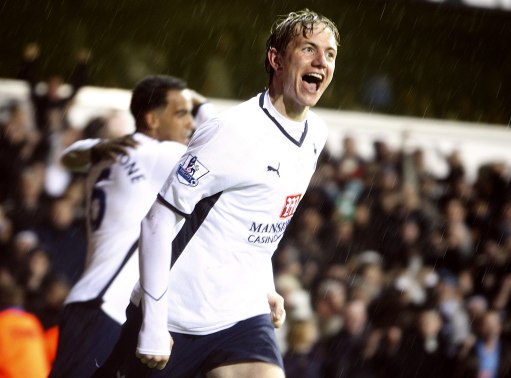 国际雪联大跳台世界杯云顶站单板滑雪男子决赛：苏翊鸣夺冠（苏翊鸣称雄云顶站，夺单板大跳台世界杯男子决赛冠军）