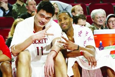 湖人东契奇组合净效率+13.5，詹姆斯替换后跌至-13.1（湖人搭东契奇组合净效+13.5，换成詹姆斯后降至-13.1）