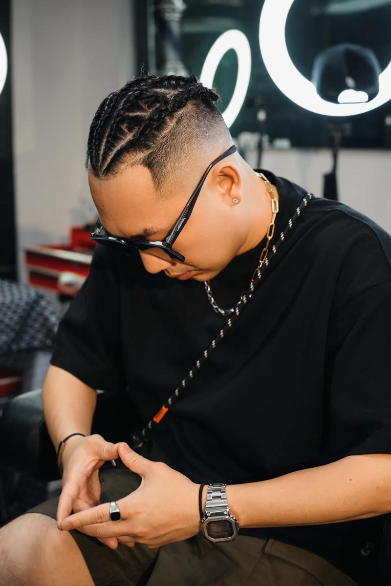 意天空：罗马已就齐尔克泽与曼联谈判，双方每天都在进行对话（意天空：罗马与曼联就齐尔克泽转会磋商，双方保持每日沟通）