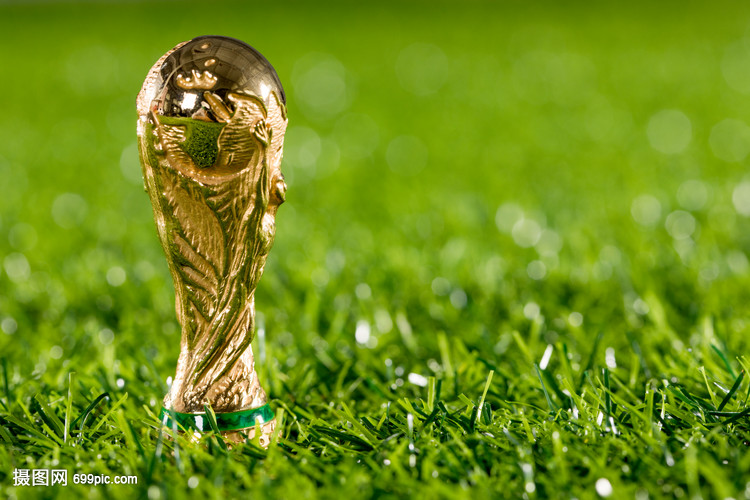 马丁内斯：C罗没有暴力行为，他只是想摆脱防守他的人（马丁内斯：C罗无暴力动作，只为甩开贴身防守）