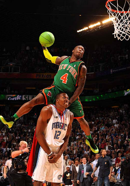 队友：梅西在场上场下都给我建议！跟他当队友是梦想成真！（队友：梅西场上场下都在指导我，与他同队堪称梦想成真）