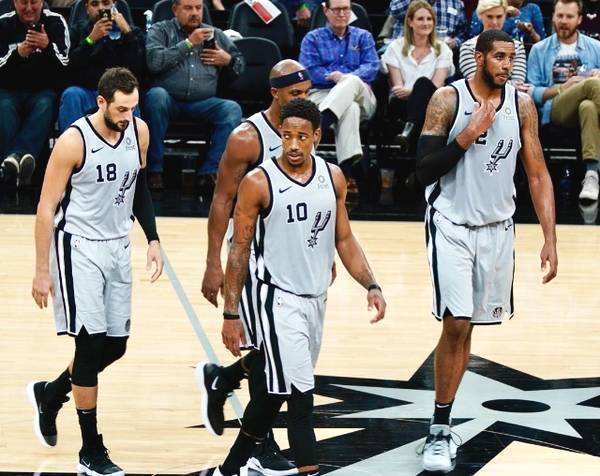 唯一还算靠谱的双向合同球员，开拓者应该考虑尽快将他转正？（唯一值得信赖的双向合同球员，开拓者该不该尽快转正？）