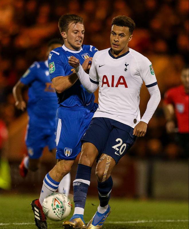 陈盈骏在FIBA的表现令人瞩目（陈盈骏在FIBA赛场大放异彩）