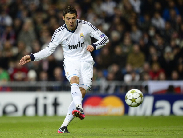 欧冠积分榜分析：小组晋级形势紧张,（欧冠积分解读：小组出线悬念丛生）