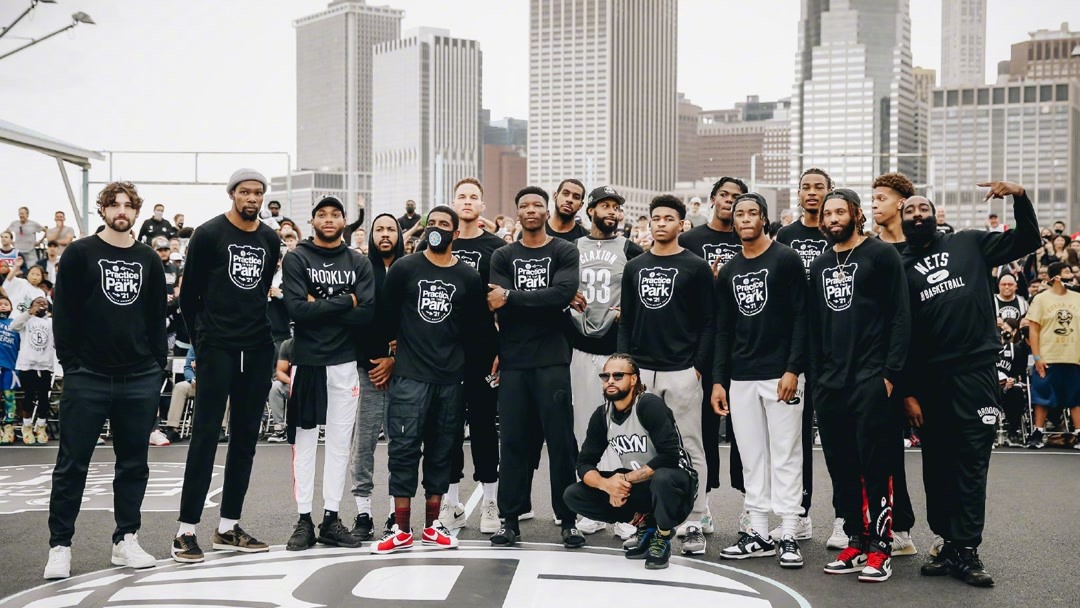 队友的肯定！远藤航投票萨拉赫第一，登贝莱第二、门德斯第三（队友力挺！远藤航将萨拉赫票选第一，登贝莱第二、门德斯第三）