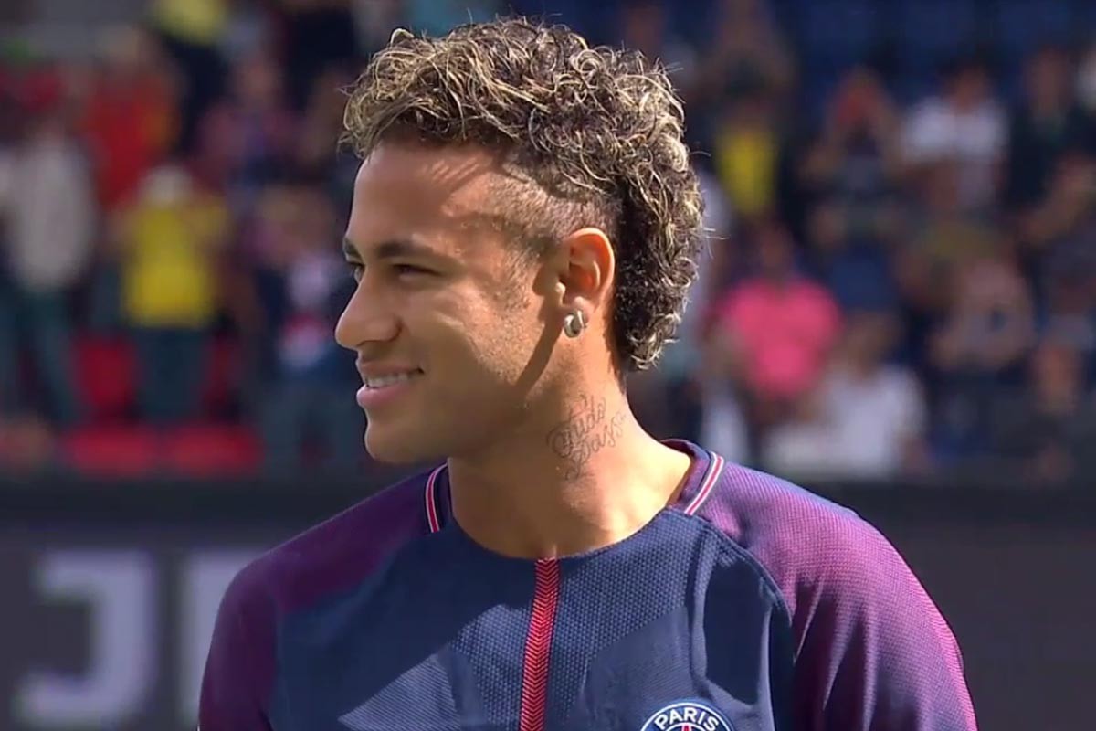 2025年球衣销量：亚马尔力压梅罗排第一；皇萨塔俱乐部前三（2025球衣销量榜：亚马尔压过梅罗登顶，皇萨塔占据俱乐部前三）