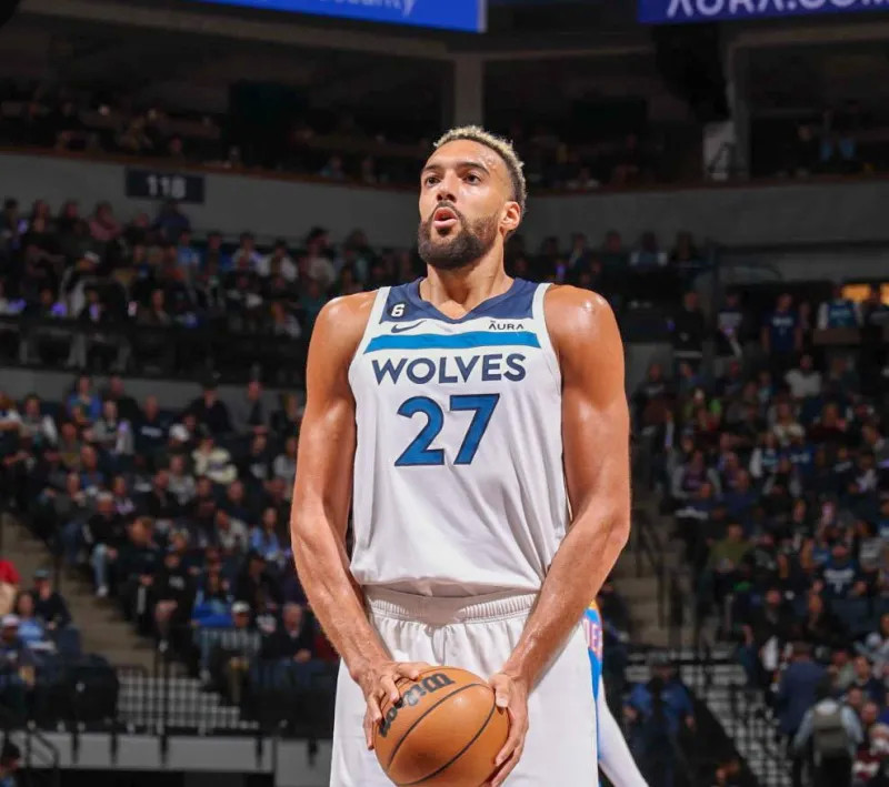 堂安律：踢巴西时我们展现出不错的临场应变与战术水准（堂安律：对阵巴西，我们的应变能力和战术水平表现不俗）